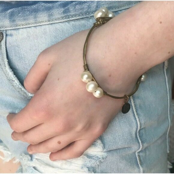 Bourbon & Boweties Gold Wire Wrap Pearl Bracelet - Picture 1 of 7